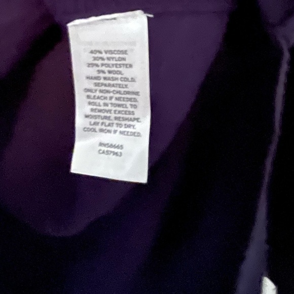 CASLON TURTLENECK TUNIC SWEATER IN NAVY EVENING - Picture 7 of 9